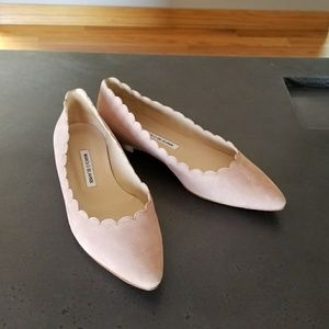 Manolo Blahnik Srila Scalloped Pointed-Toe Flat